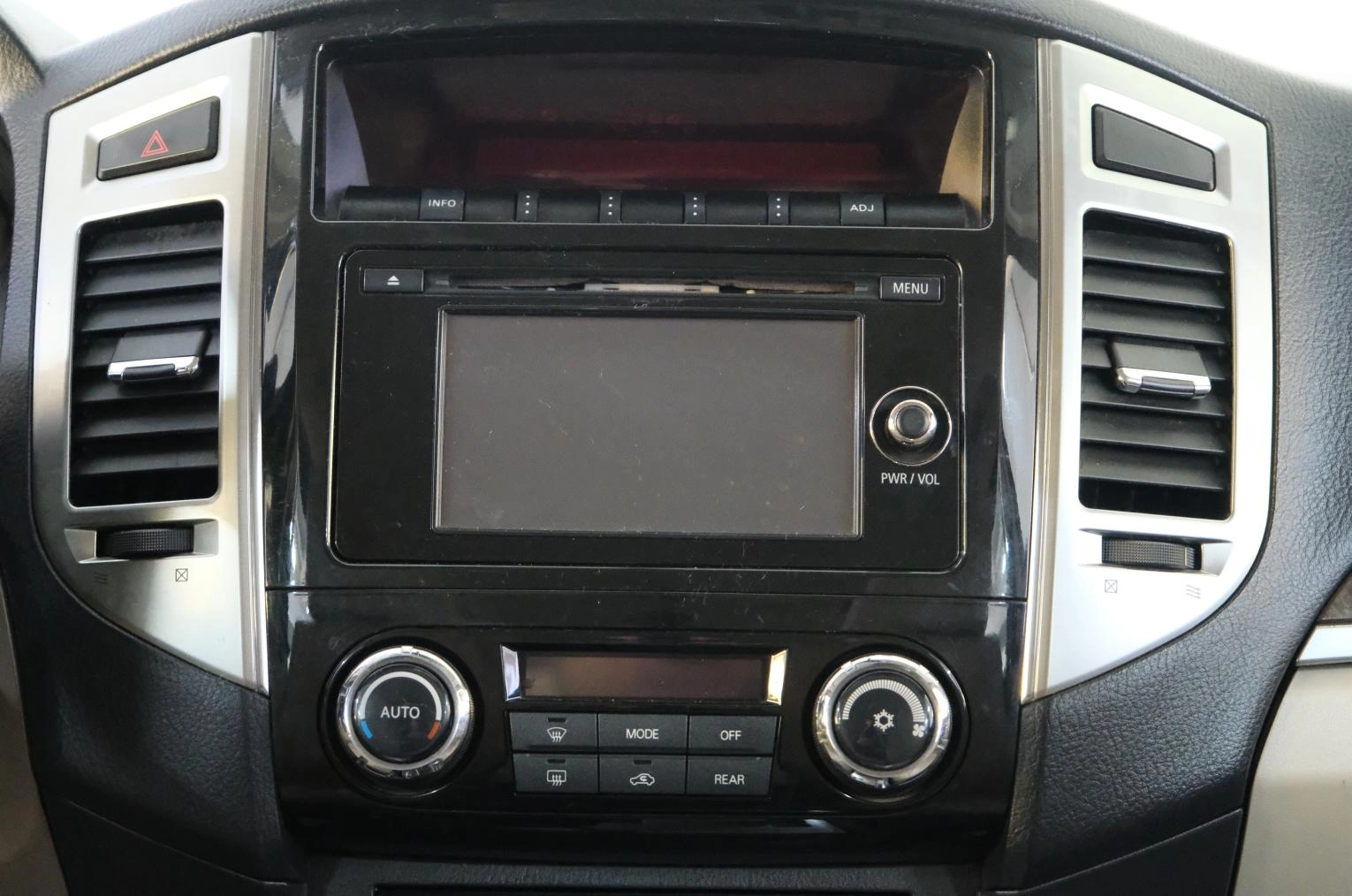 Mitsubishi Pajero 16 из 23