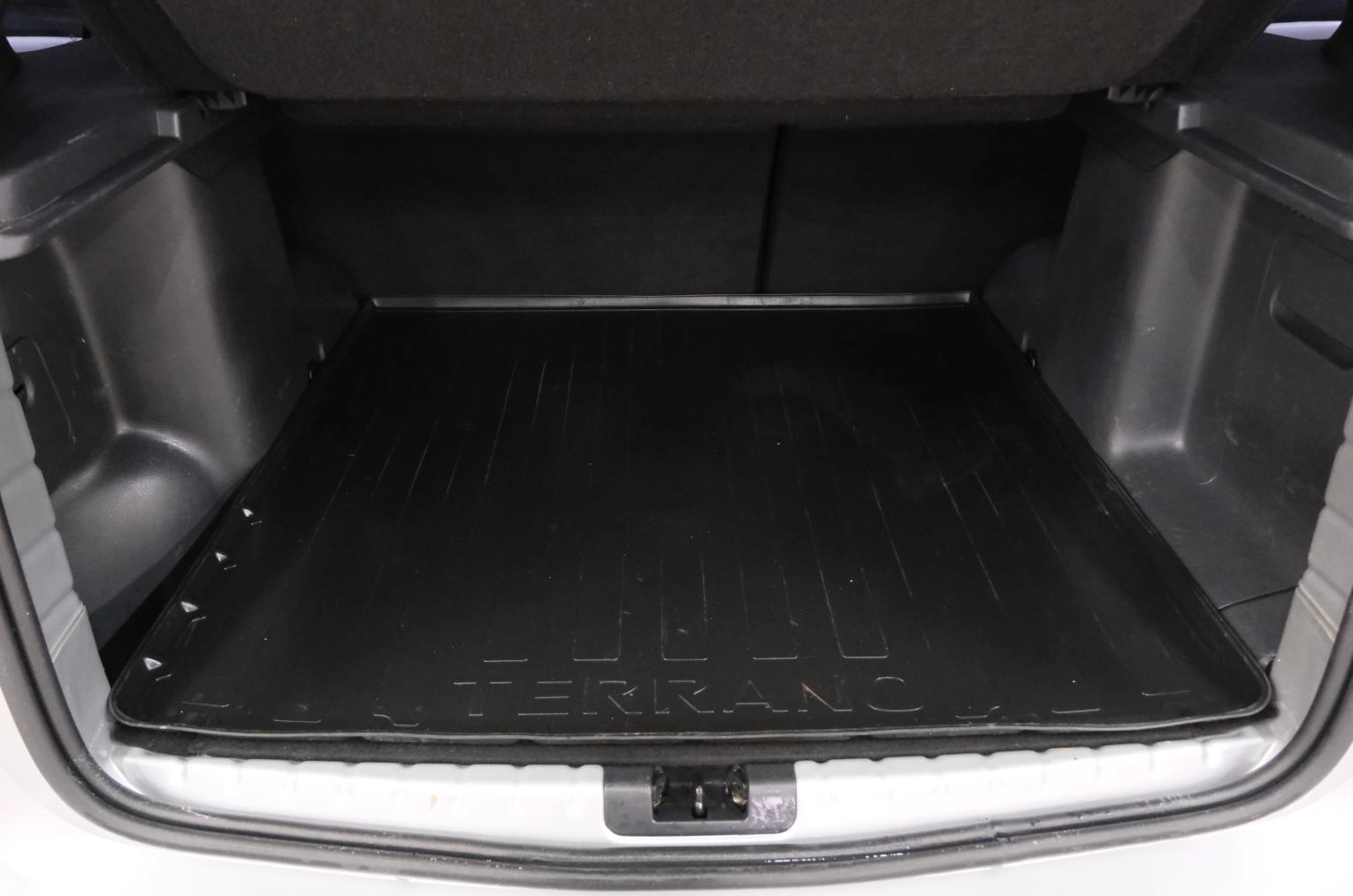 Nissan Terrano 21 из 21