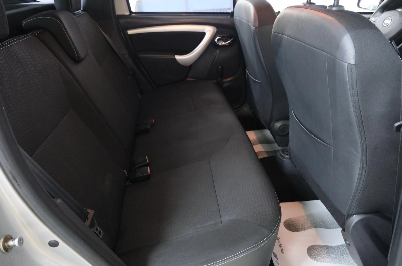 Nissan Terrano 20 из 21