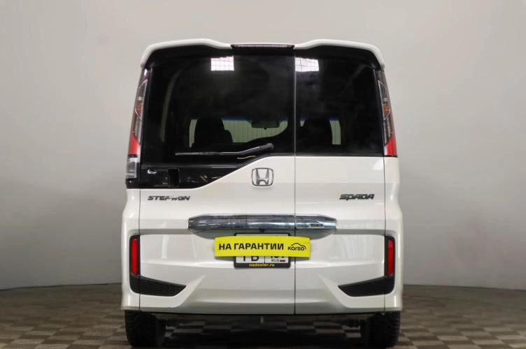 Honda Stepwgn Spada 5 из 6