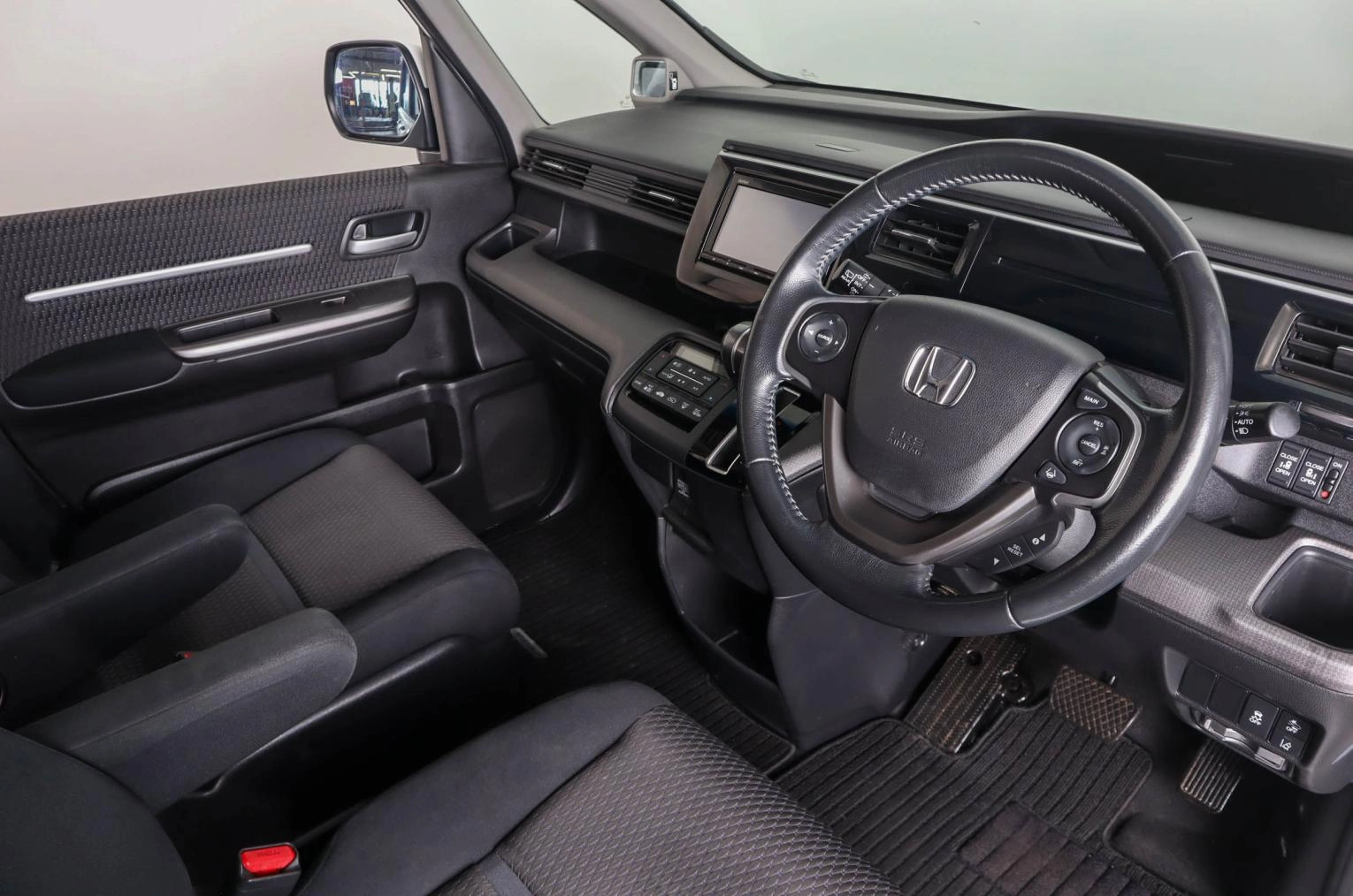 Honda Stepwgn Spada 9 из 24