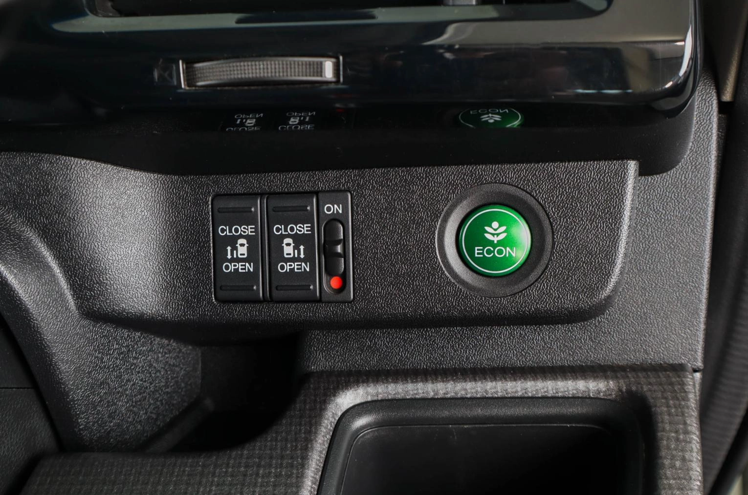 Honda Stepwgn Spada 22 из 24