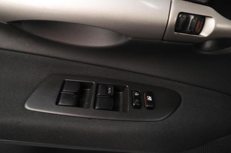 Toyota Auris 12 из 15