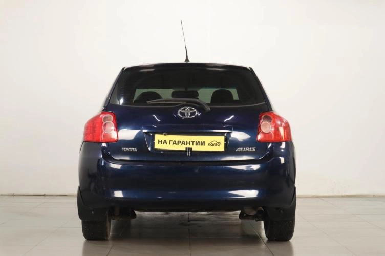 Toyota Auris 5 из 6