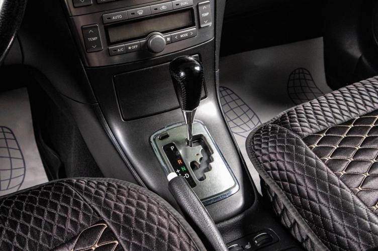 Toyota Avensis 14 из 16