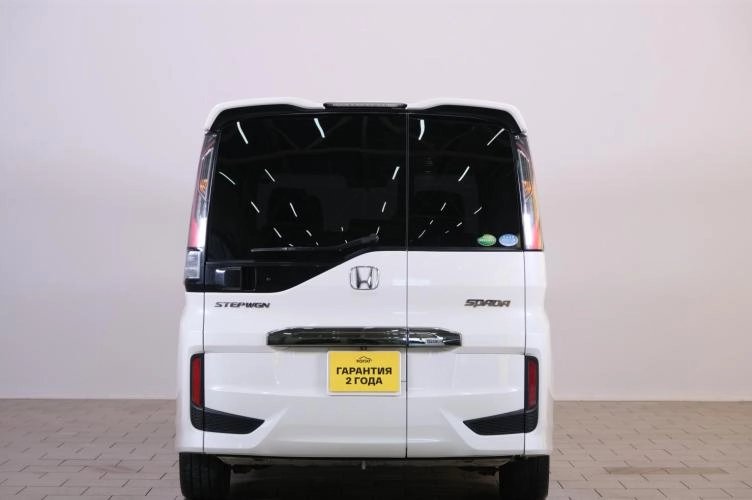 Honda Stepwgn Spada 5 из 6