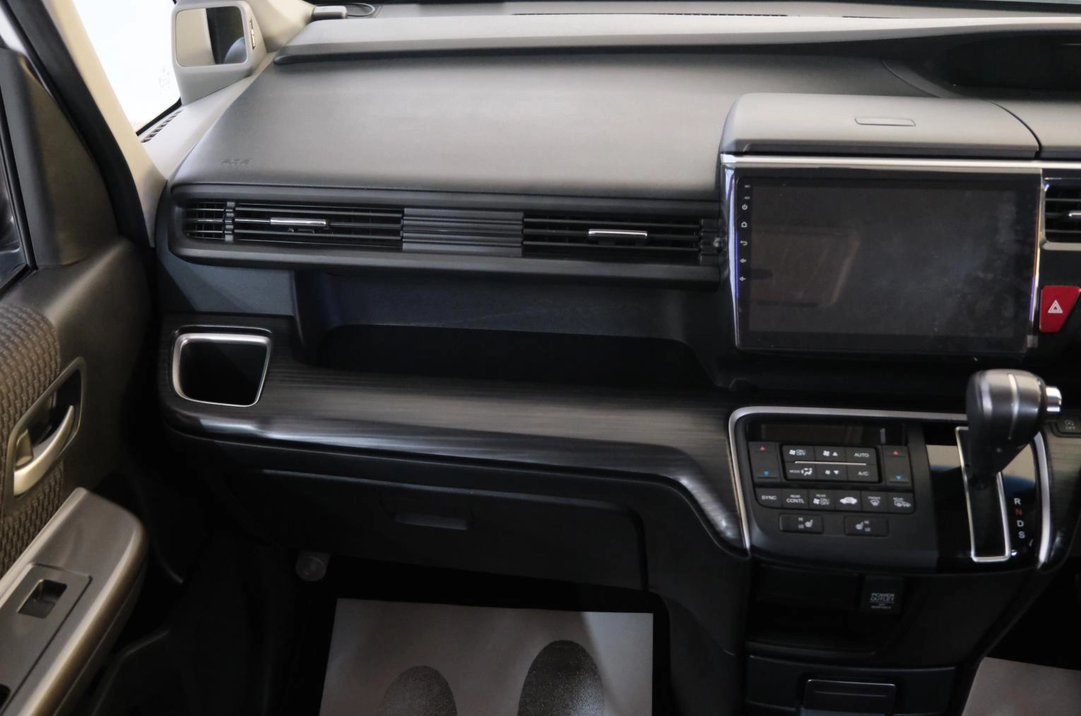Honda Stepwgn Spada 16 из 21