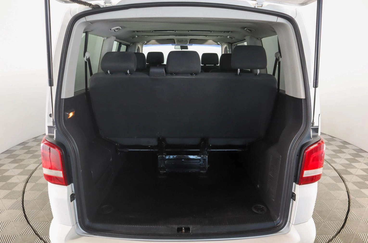 Volkswagen Caravelle 7 из 20