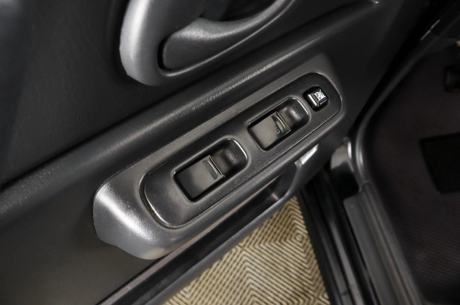 Suzuki Jimny 18 из 18