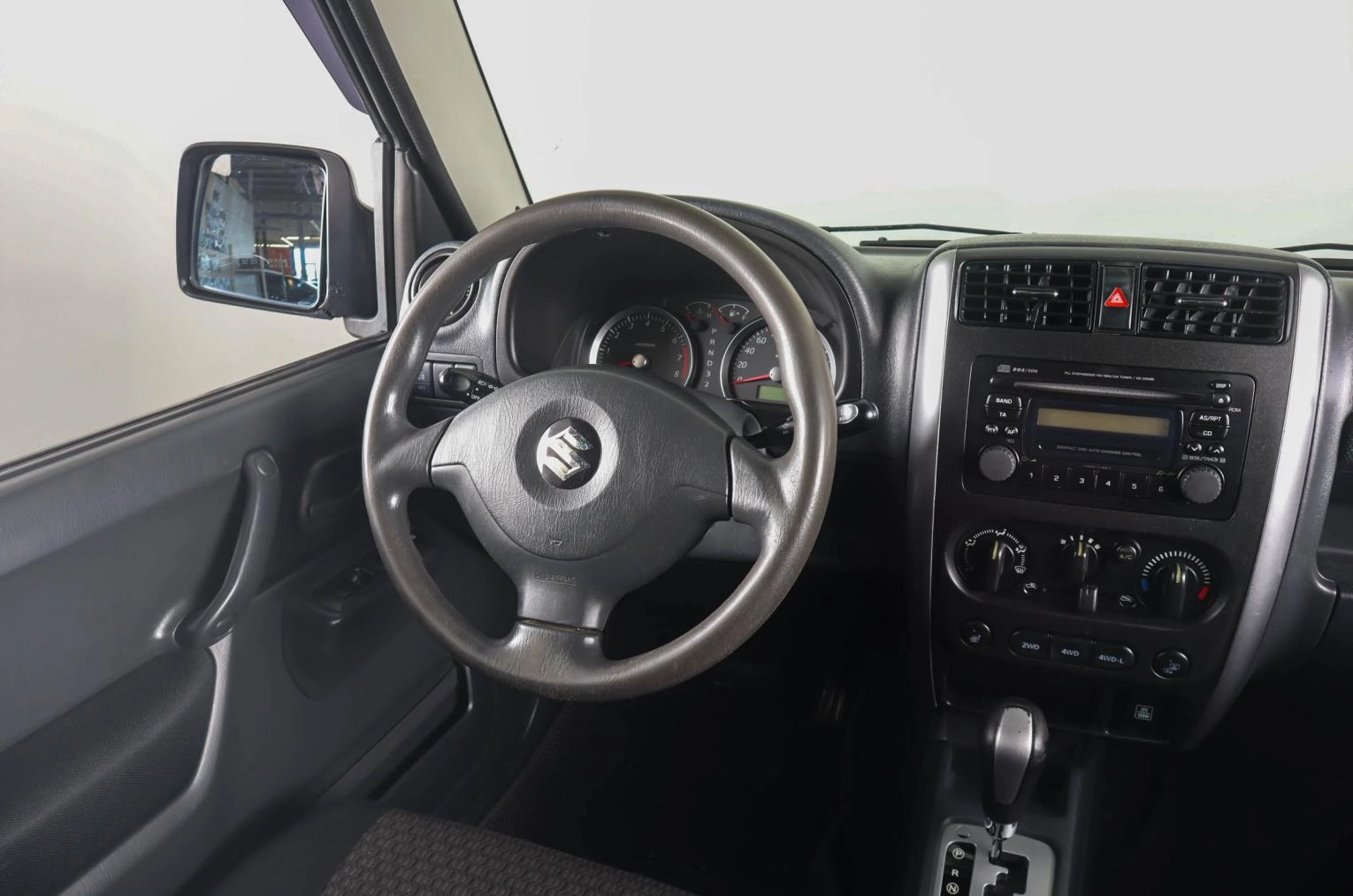 Suzuki Jimny 10 из 18