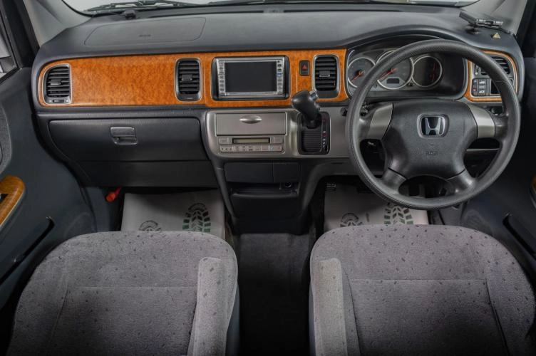 Honda Stepwgn 10 из 16
