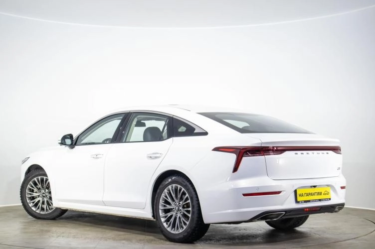 FAW Bestune B70 6 из 6