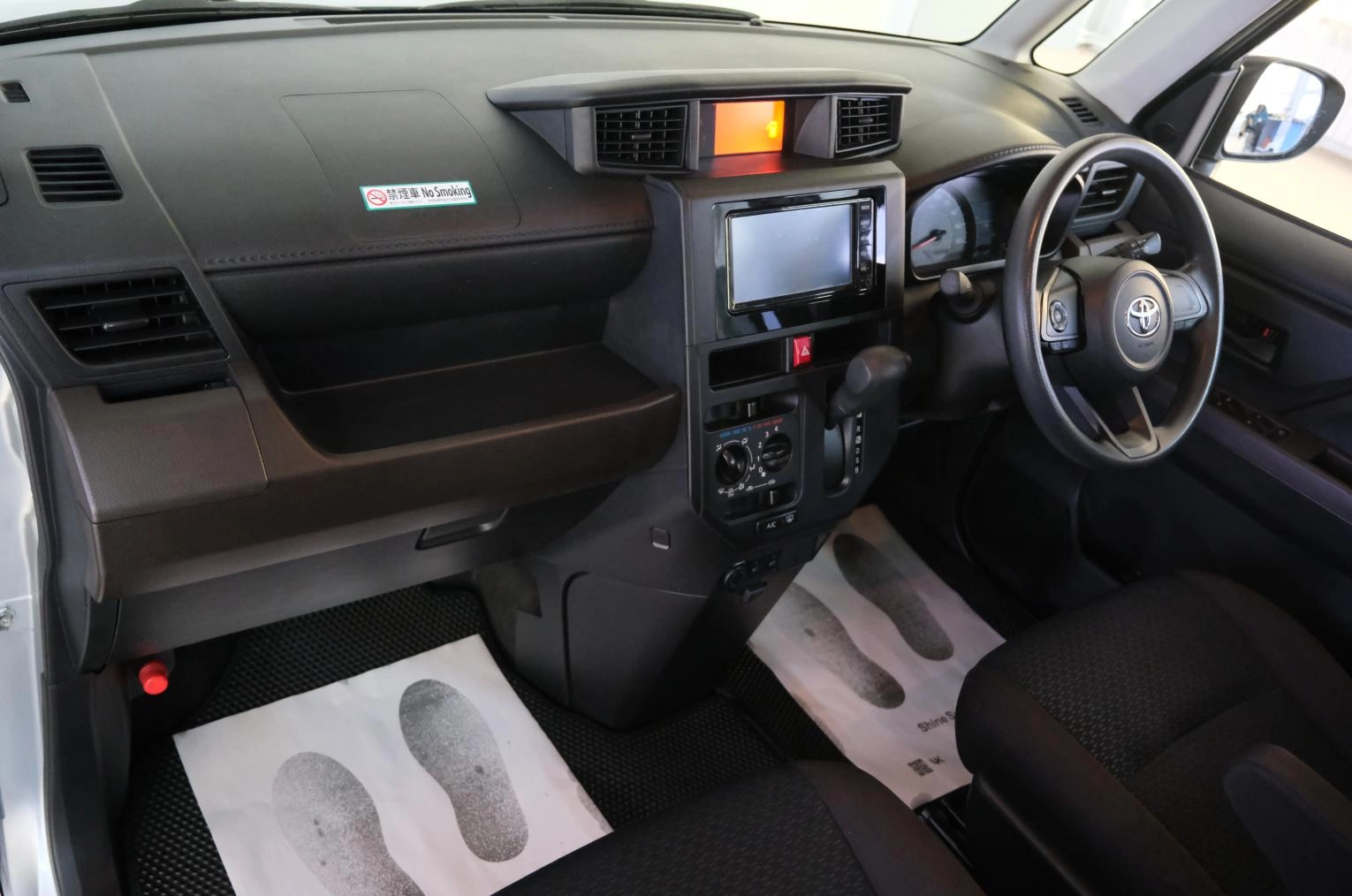 Toyota Roomy 17 из 21