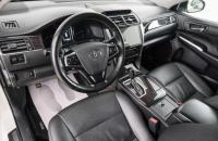 Toyota Camry 8 из 23