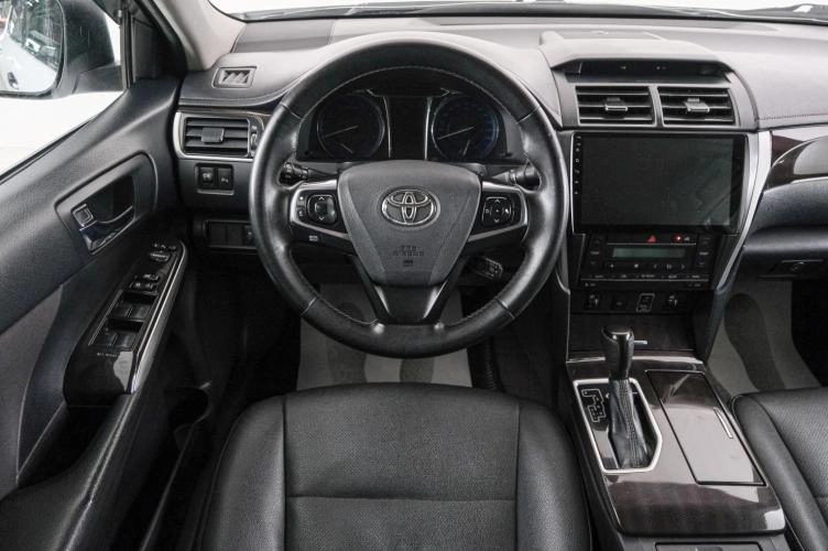 Toyota Camry 14 из 23