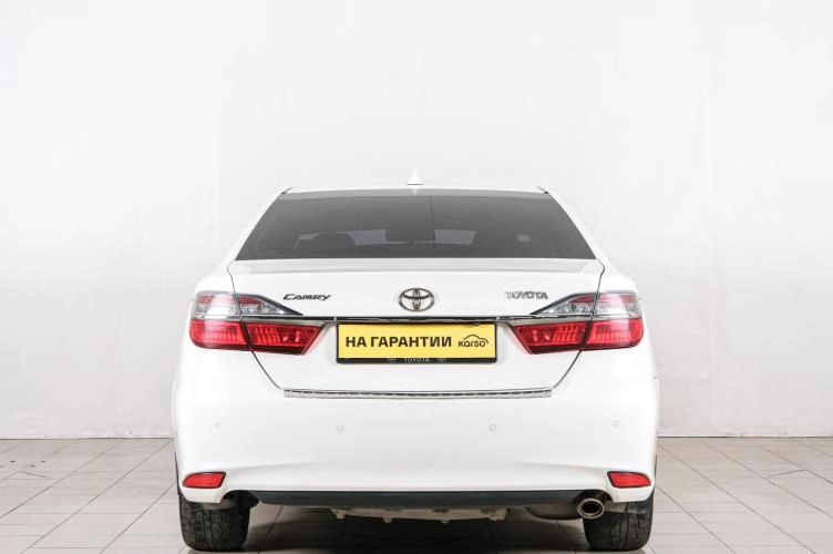 Toyota Camry 5 из 23