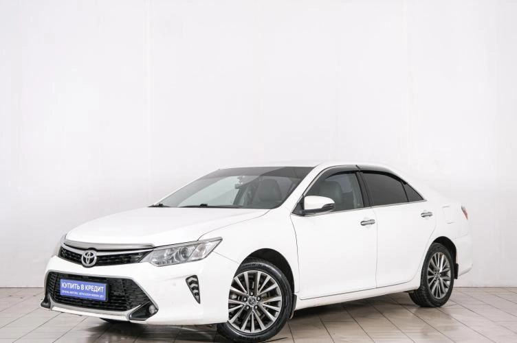Toyota Camry 3 из 23