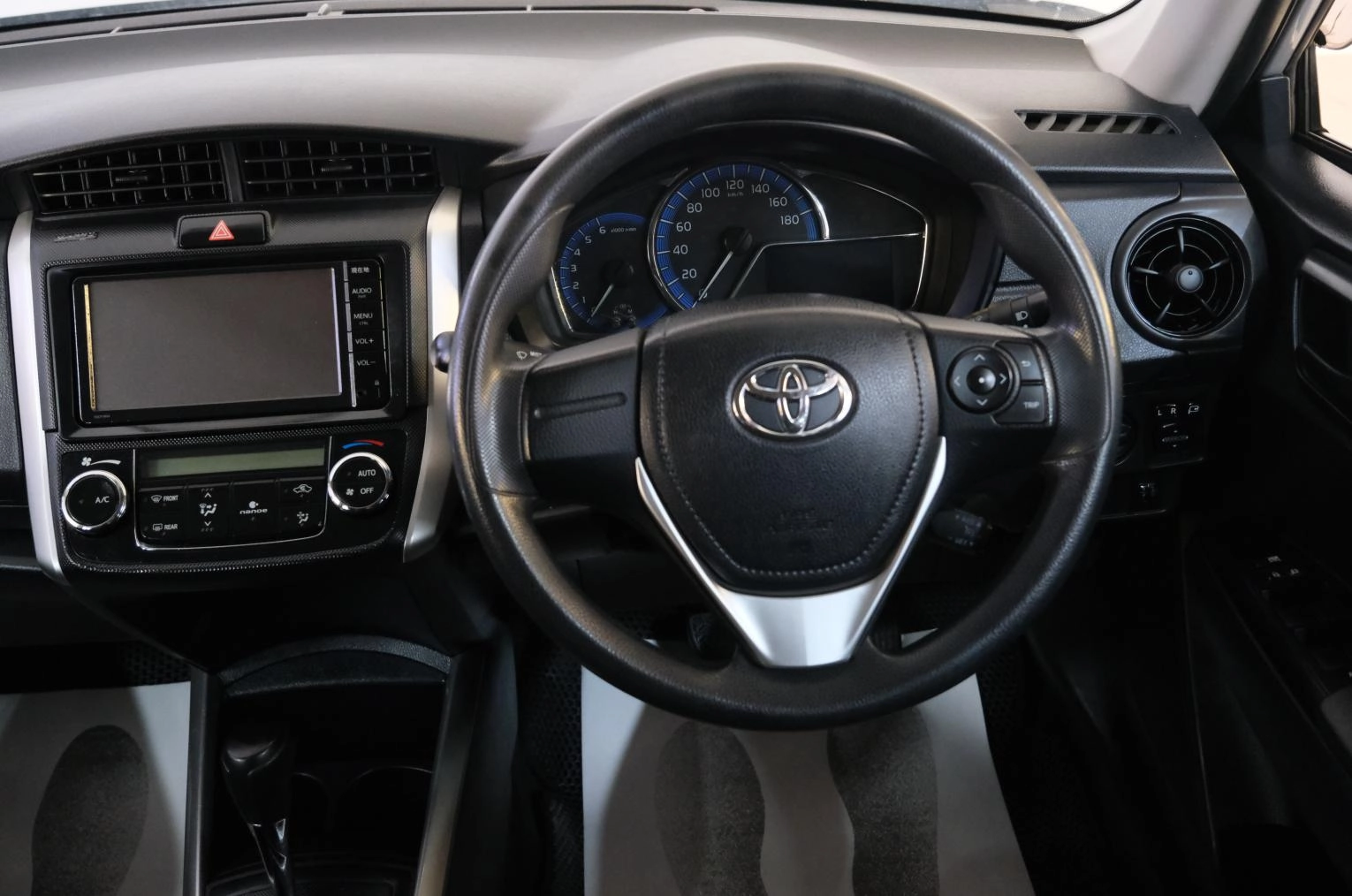 Toyota Corolla Fielder 11 из 21