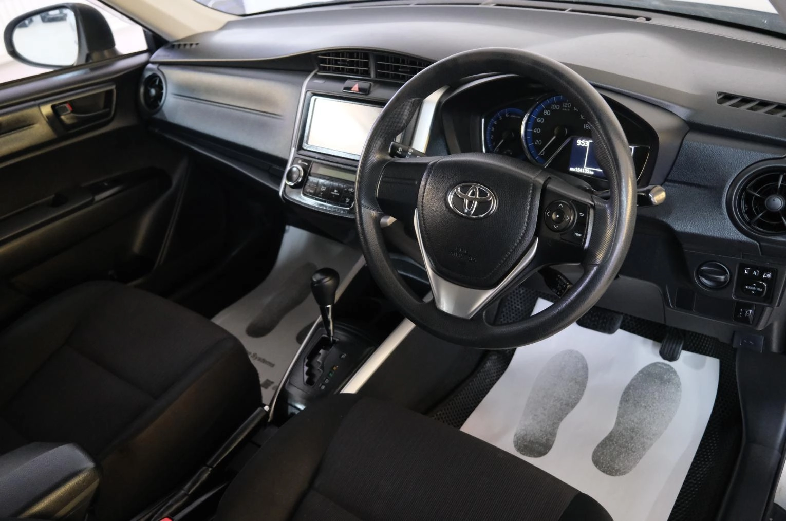 Toyota Corolla Fielder 10 из 21