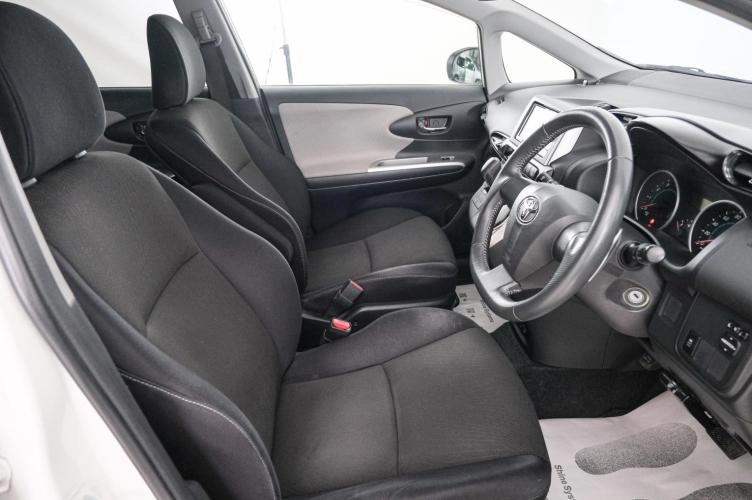 Toyota Wish 7 из 21