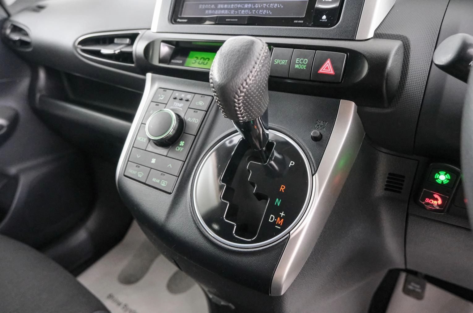 Toyota Wish 16 из 21