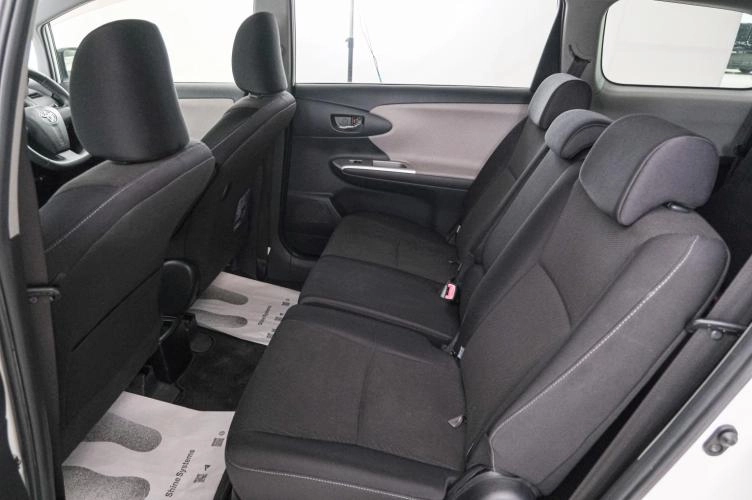 Toyota Wish 19 из 21