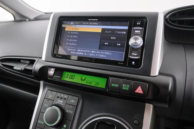 Toyota Wish 15 из 21