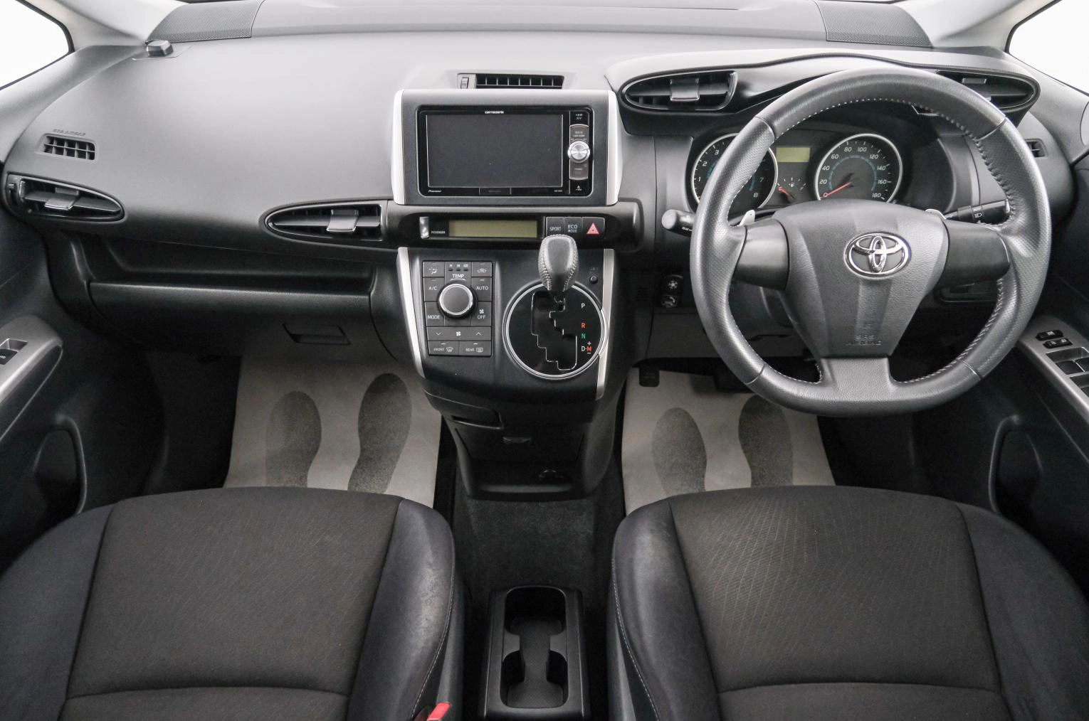 Toyota Wish 10 из 21