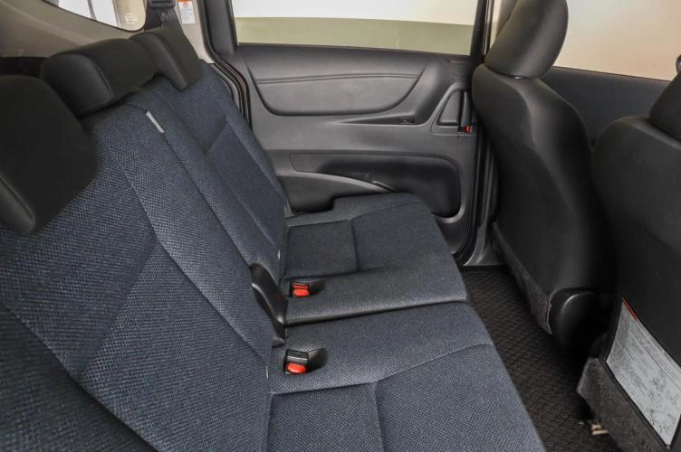 Toyota Sienta 9 из 21