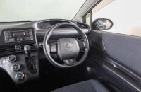 Toyota Sienta 14 из 21