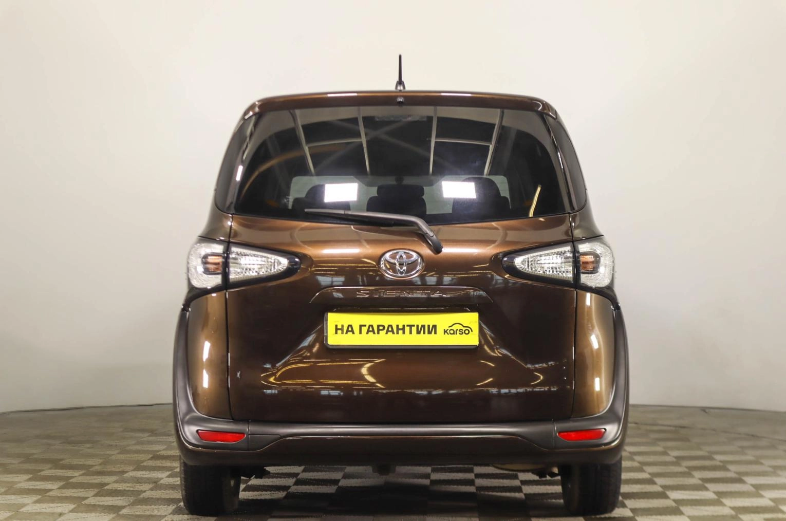 Toyota Sienta 5 из 21