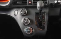 Toyota Sienta 18 из 21