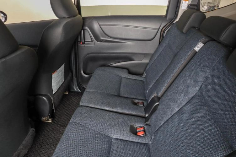 Toyota Sienta 10 из 21