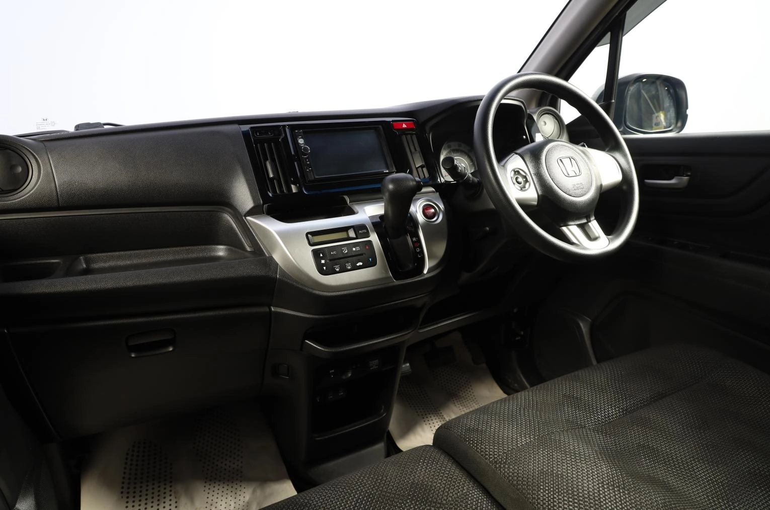 Honda N-WGN 9 из 16