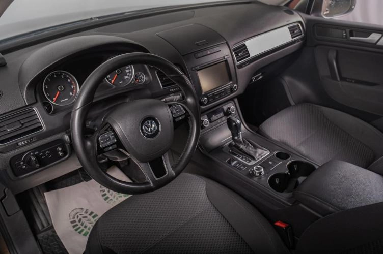 Volkswagen Touareg 8 из 19