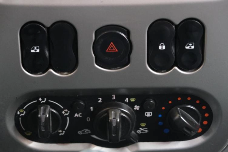 Renault Sandero 12 из 17