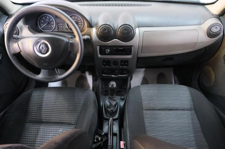 Renault Sandero 10 из 17