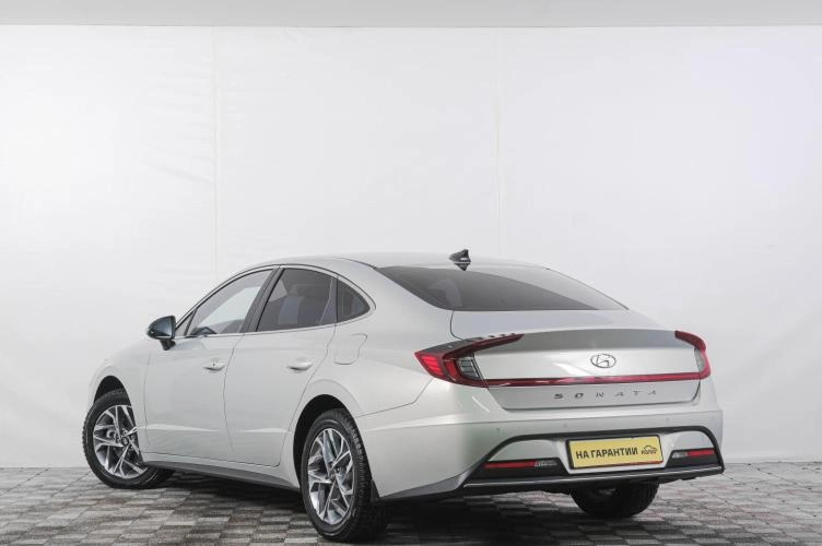 Hyundai Sonata 4 из 6