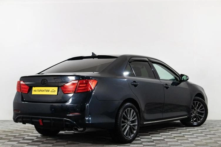 Toyota Camry 4 из 6