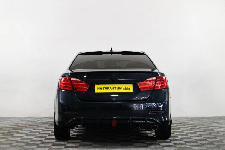 Toyota Camry 5 из 6