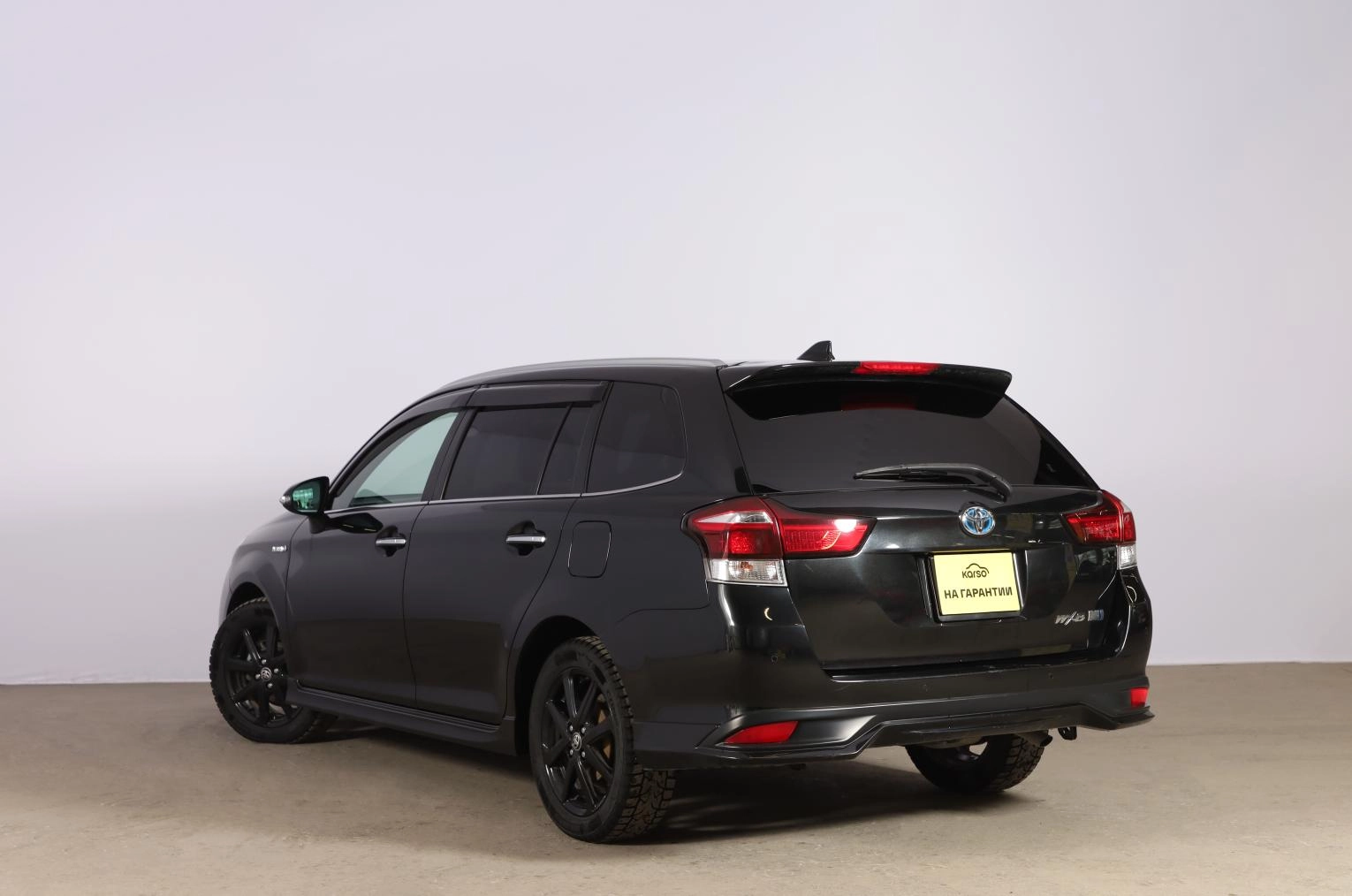 Toyota Corolla Fielder 4 из 18