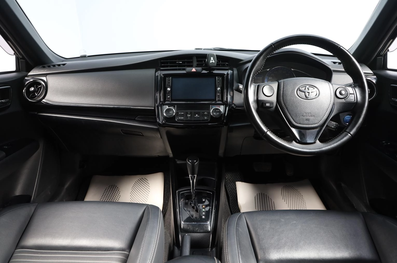 Toyota Corolla Fielder 10 из 18