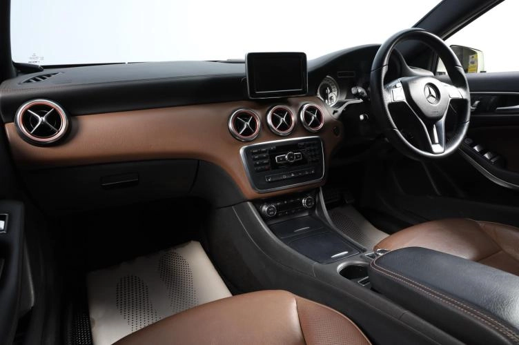 Mercedes-Benz A-класс 9 из 18