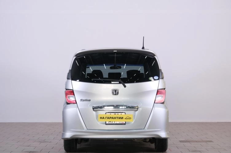 Honda Freed 5 из 6