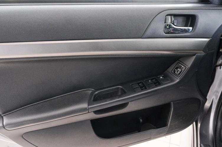 Mitsubishi Lancer 20 из 23