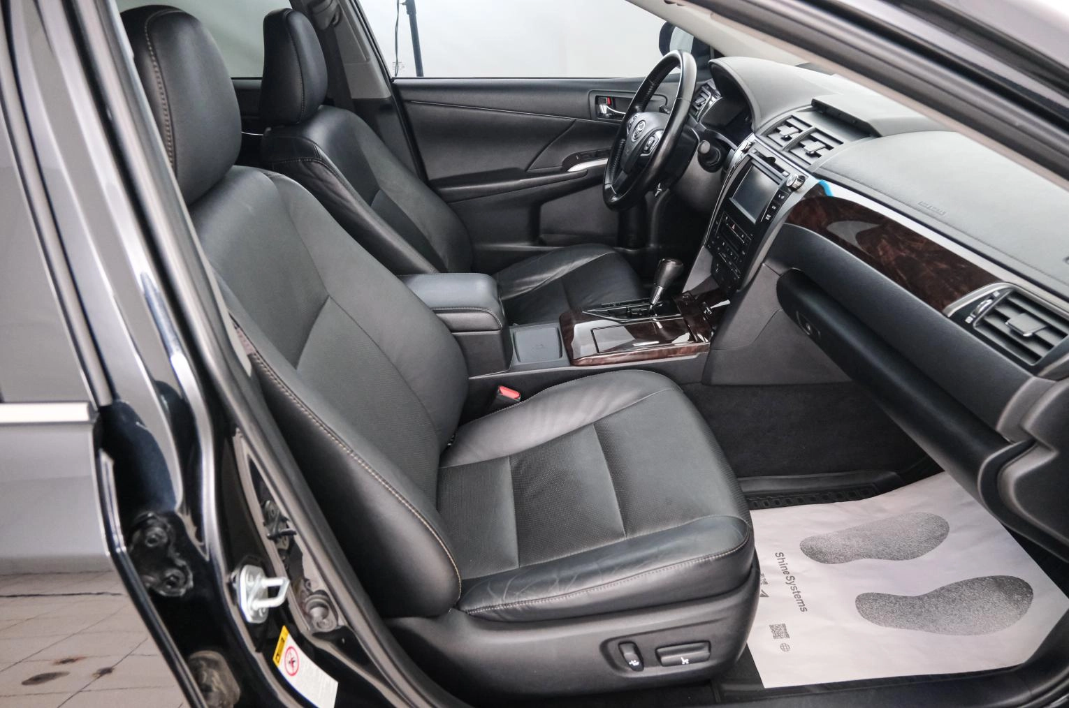 Toyota Camry 13 из 25