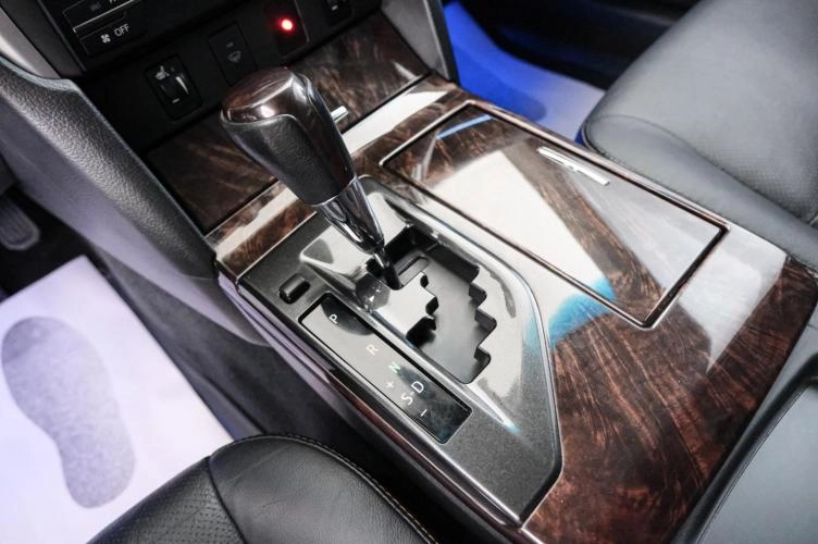 Toyota Camry 16 из 25