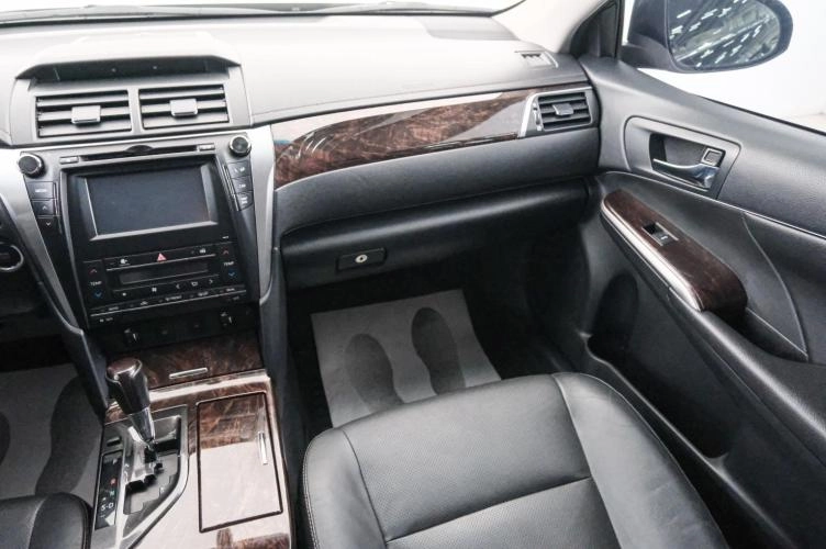 Toyota Camry 11 из 25