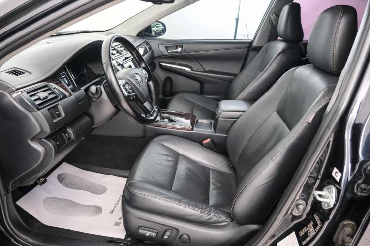 Toyota Camry 7 из 25