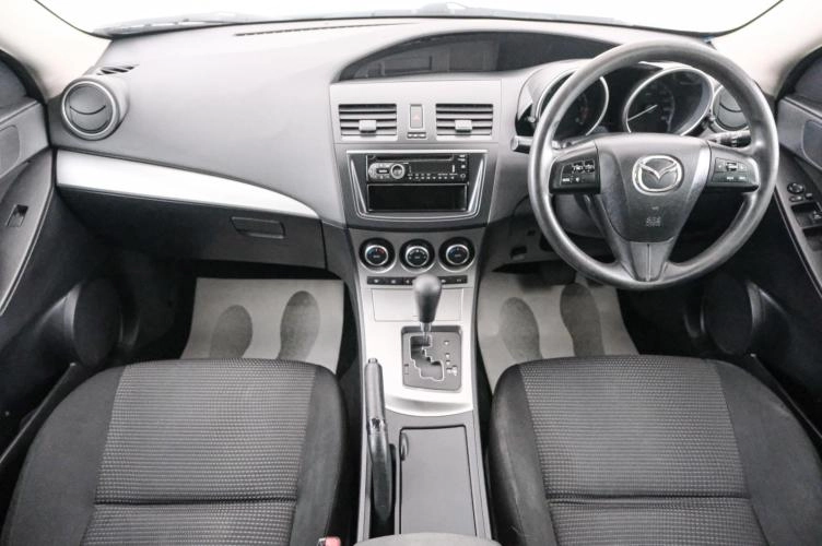 Mazda Axela 10 из 22